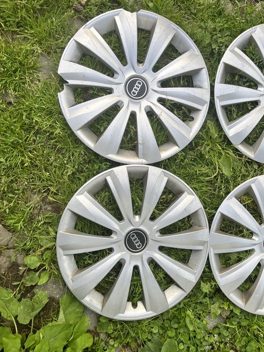 Kołpaki 16 cali Audi cztery sztuki, logo, zestaw, komplet