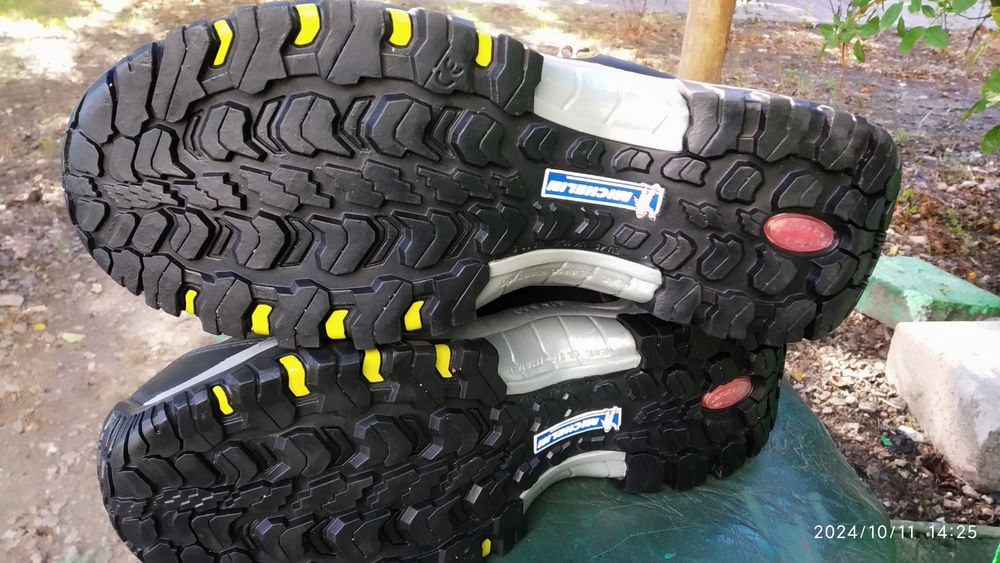 Нові Чоботи Michelin