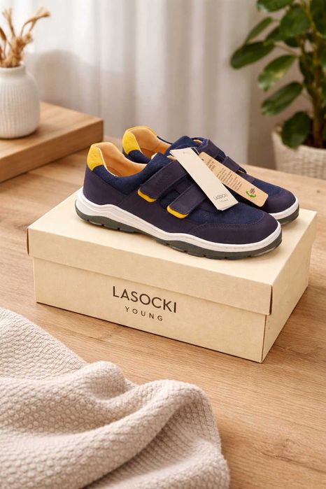 Nowe sneakersy skórzane Lasocki Young zapinane na rzepy