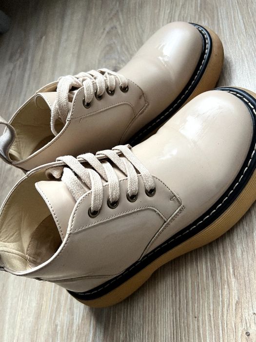 Продам черевики.