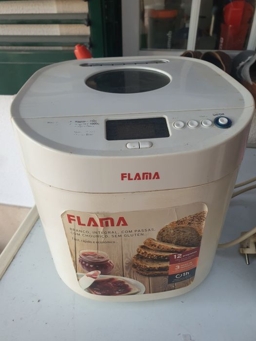 Maquinas de fazer pao e fazer sopa