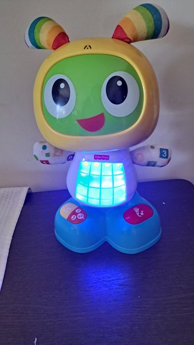 Beatbot Dançarino/ roubot canta e dança