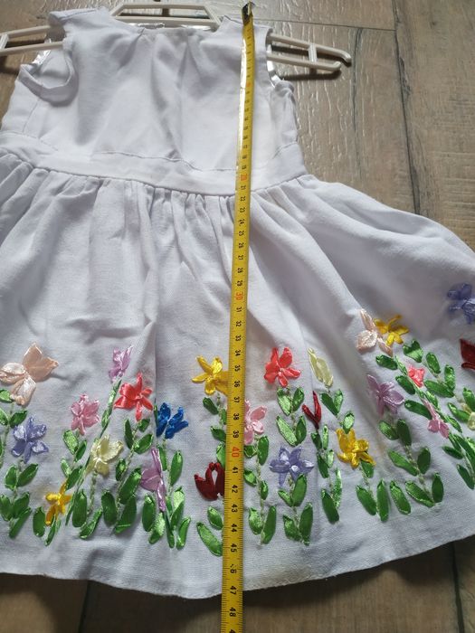 Плаття для дівчинки вишите стрічками