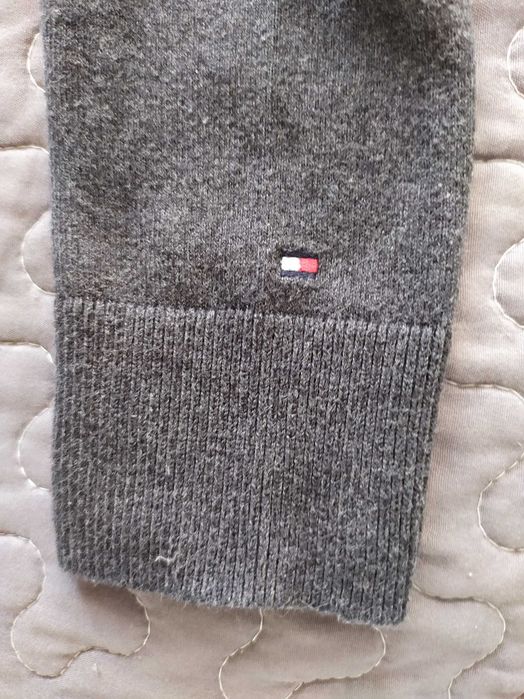 Szary sweterek Tommy Hilfiger r.S