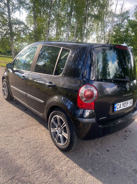 Продам автомобіль Renault Modus