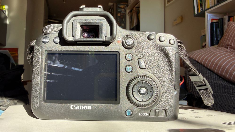 Canon 6D body super stan