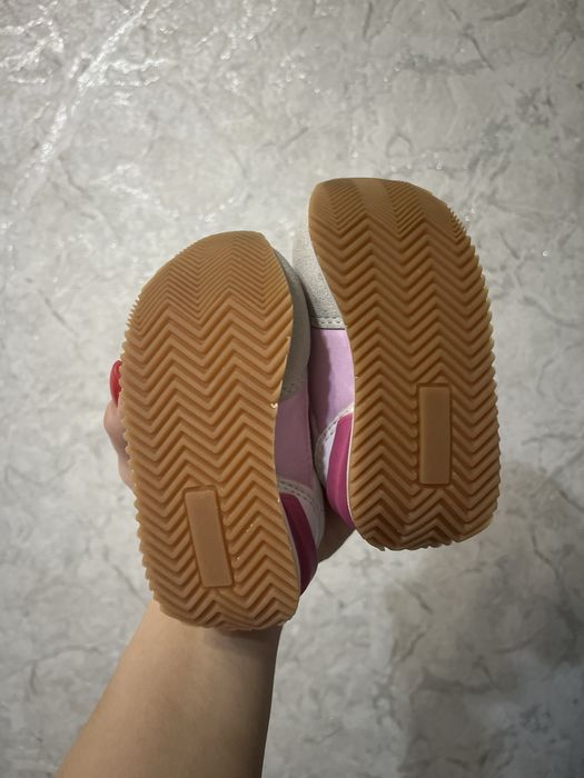 Кросівки для дівчинки нові primark 19 розмір