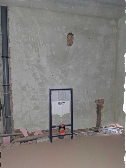 Продаю панорамну 4кімнатну квартиру на березі річки.Газифікована.110м2