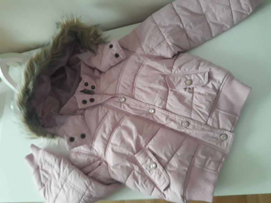 Kurtka zimowa  H&M dla dziewczynki. Kolor różowy. Rozmiar 104/110