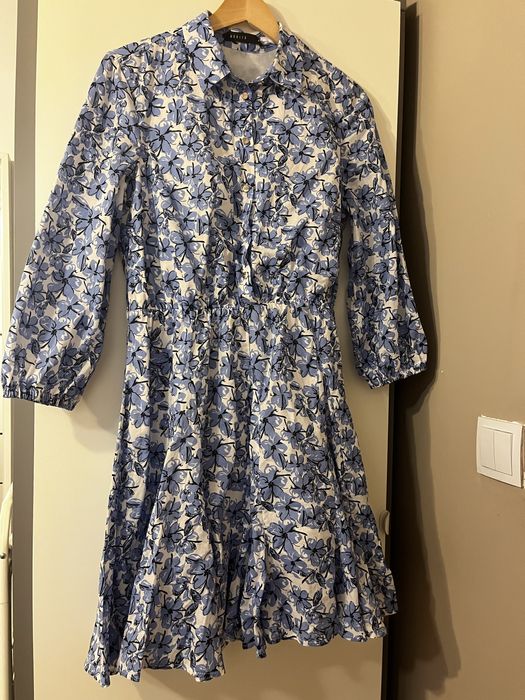 Sukienka w kwiaty Mohito