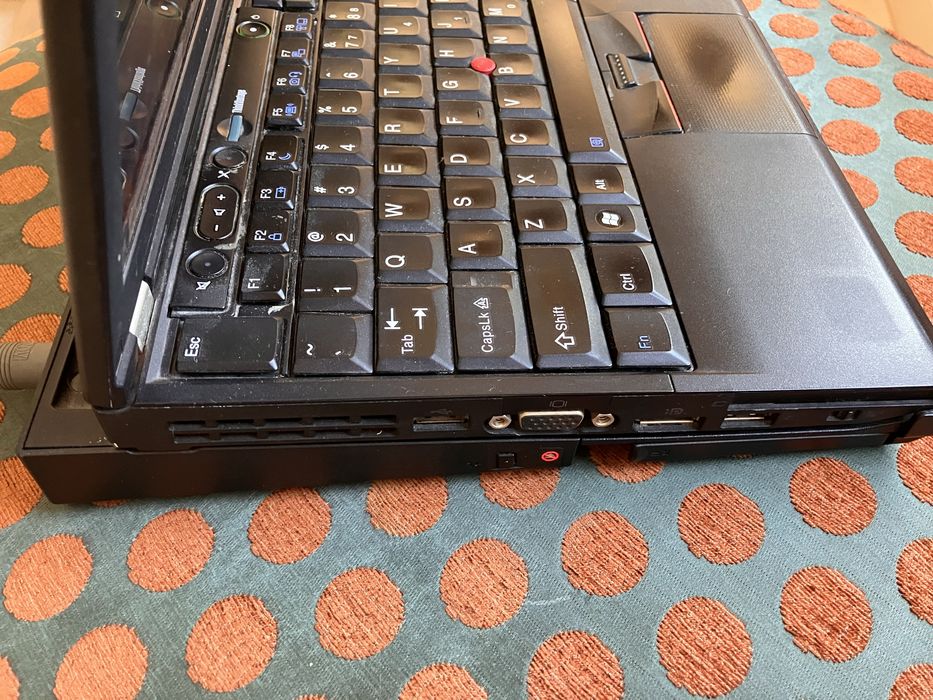 Lenovo x220 ze stacją dokującą