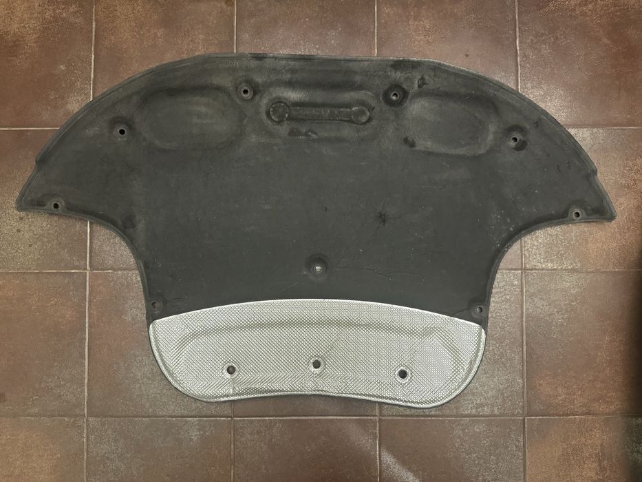 Оригинальная шумоизоляция(шуба) на капот Mercedes-Benz E-class w212