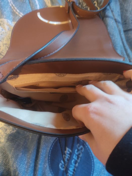 Vendo mala na cor castanho