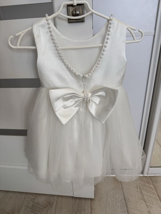 Сукня пишна, плаття святкове 110-116 зріст на 4-5 років