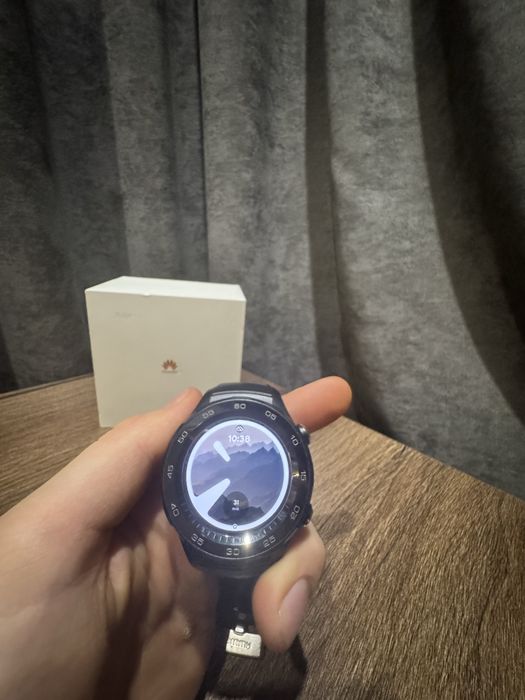 Продам часы huawei watch 2