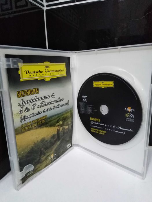 DVD com três sinfonias de Ludwig Van Beethoven  4, 5 e 6 .