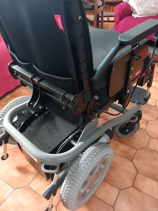 Cadeira de rodas elétrica