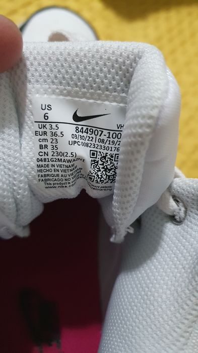 Sapatilhas Nike bota