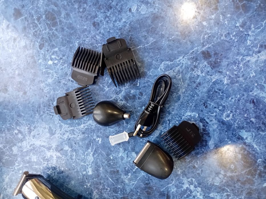 Продам бритву електрическую новая