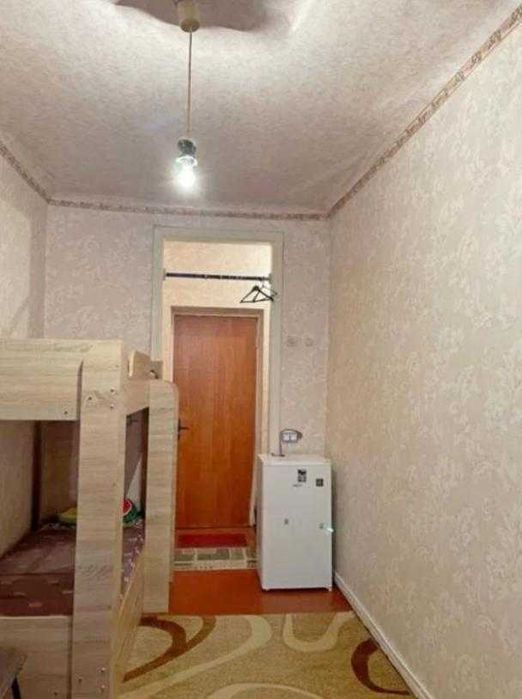 Продам кімнату 12м2 в комунальній квартирі на Павловому Полі, пров. Шекспіра.