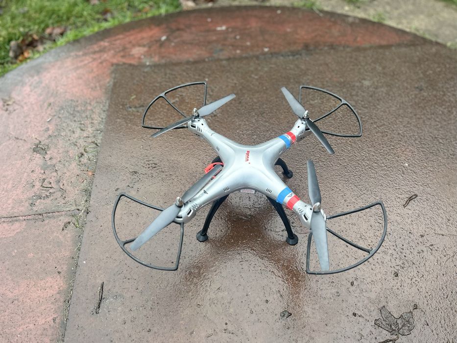Dron Syma stan b. dobry