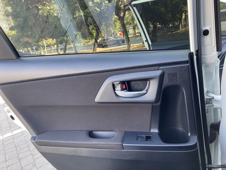 Продал Тойту Короллу