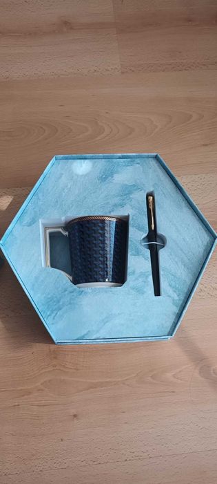 Set porcelana Wedgwood e caneta Parker