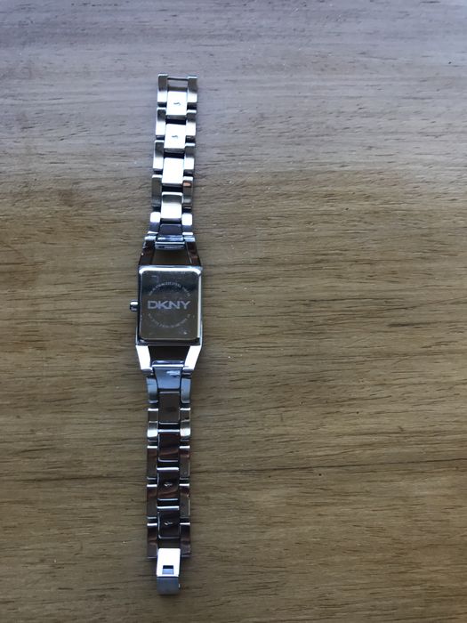 Varios relogios de senhora DKNY citizen eleta lorus e porsche