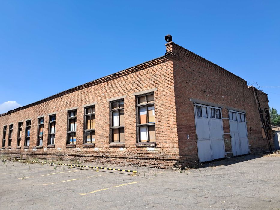 Комплекс 2353м² під виробництво/склади/гаражі вул.Донцова (Тельмана),1