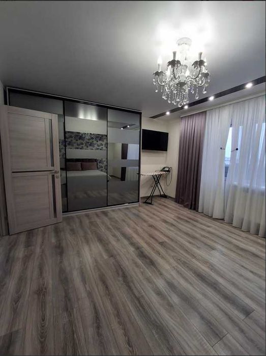 Продам Трикімнатну Квартиру , з Автономним Опаленням .Ремонт , техніка