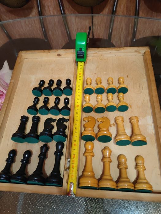 Деревянные игровые шахматы с доской 40-40 см.