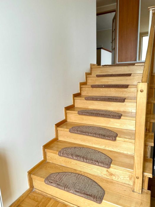 Na wynajem piętro domu (mieszkanie 2 pok.) z parkingiem