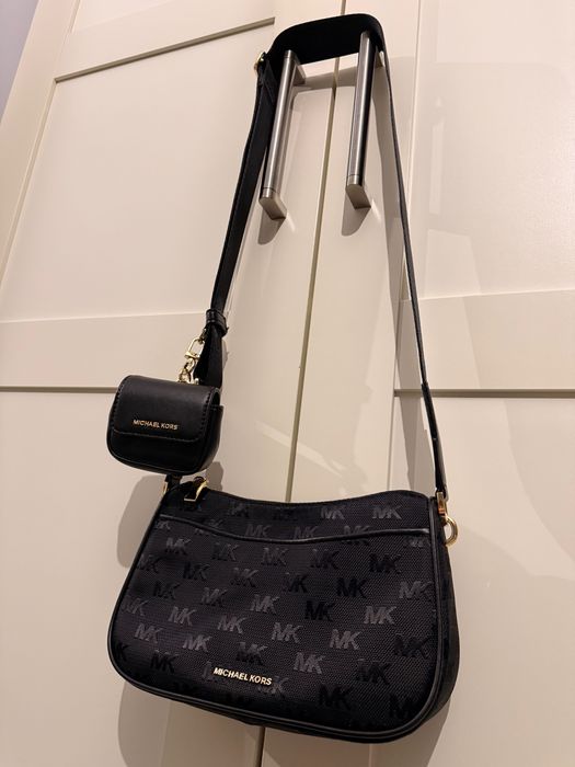 Torebka Michael Kors czarna z zawieszką