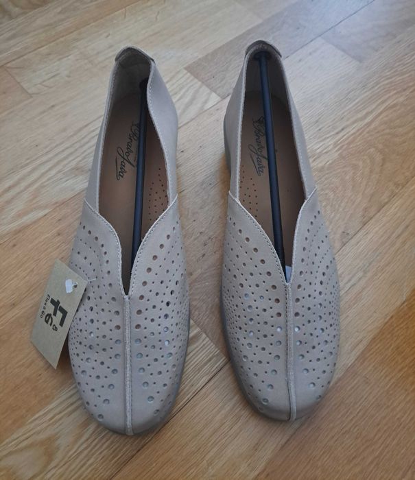 Sapatos bege - Marca “Flex&Go” - Tamanho 40 - Novas!