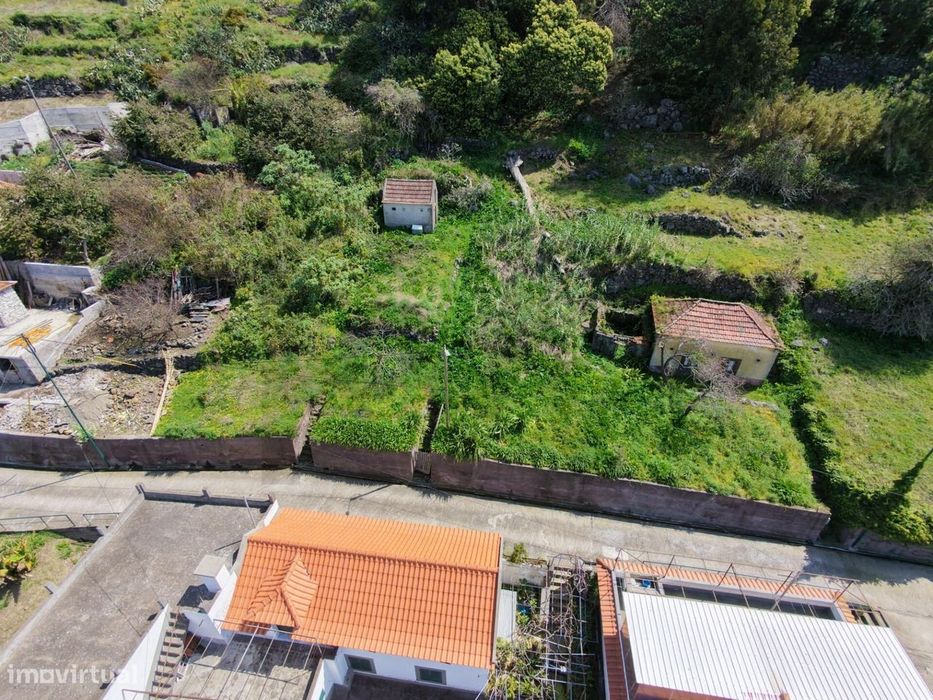 MORADIA T2 + TERRENO zona de Campanário