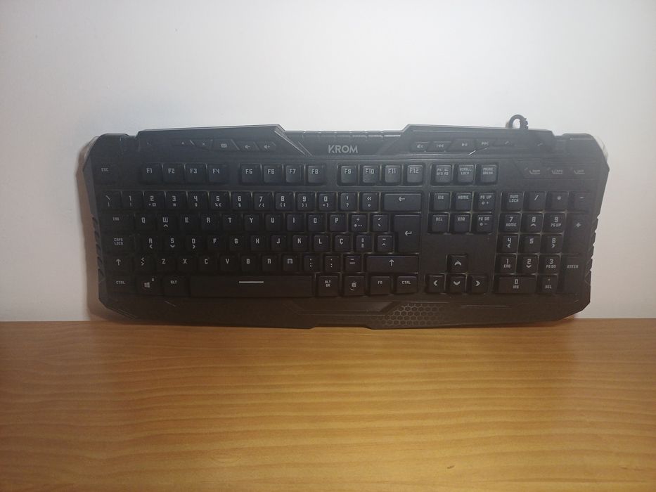 Teclado Krom Gaming