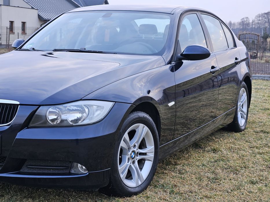 BMW serii 3 e90 2007r. 2.0 Benz.