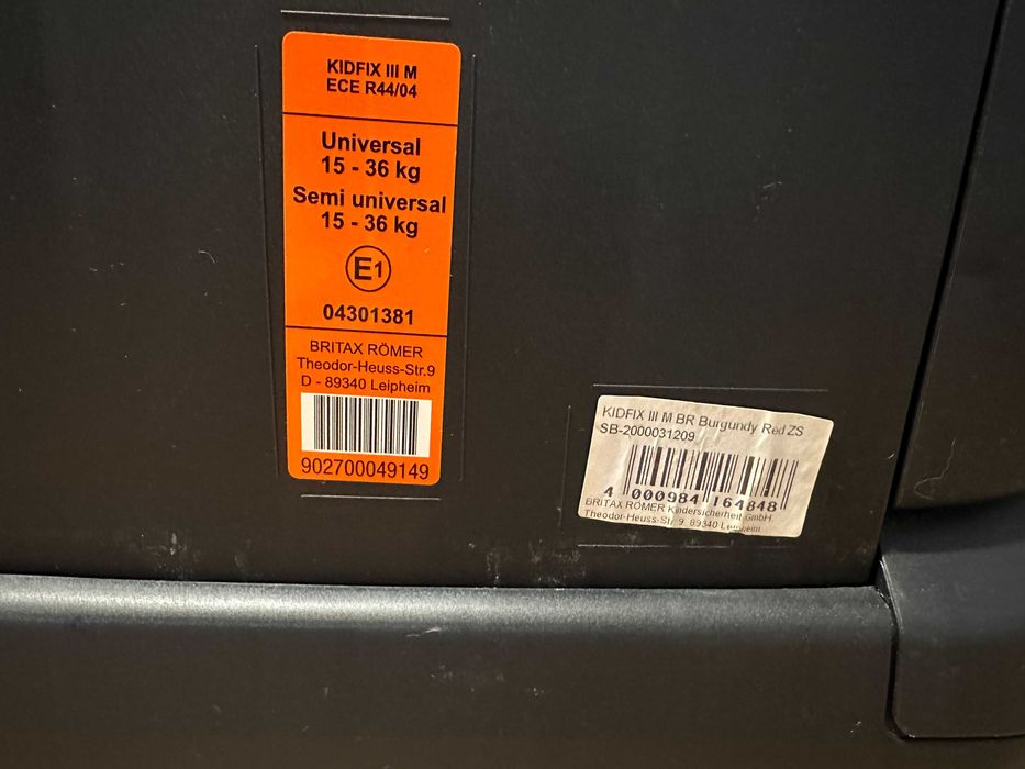 Продам б/в автокрісло Britax-Romer Kidfix III M Burgundy Red