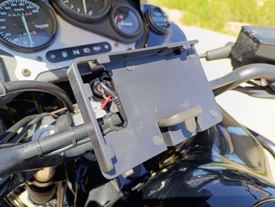 Moto trail clássica Triumph Tiger 900 T400