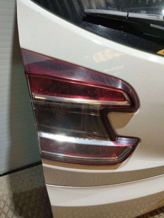 Farolim da mala esquerdo RENAULT Megane III Grandtour Société (KZ0/1)