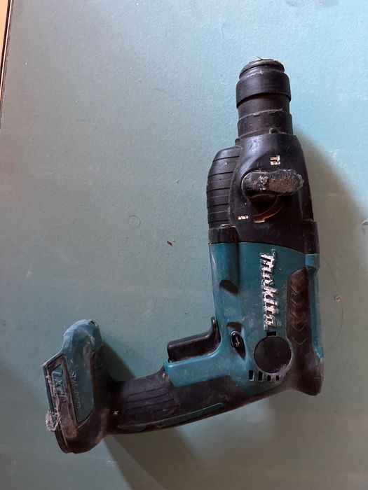 Máquina de furar makita