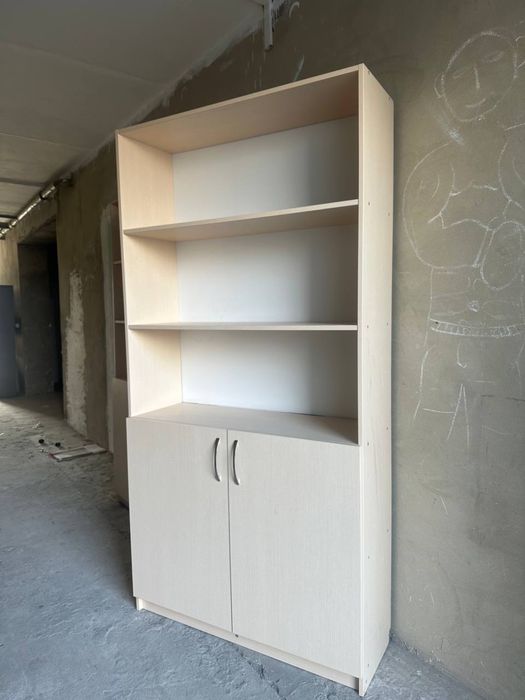 РОЗПРОДАЖ столи тумби шафи дивани крісла стільці офісні меблі