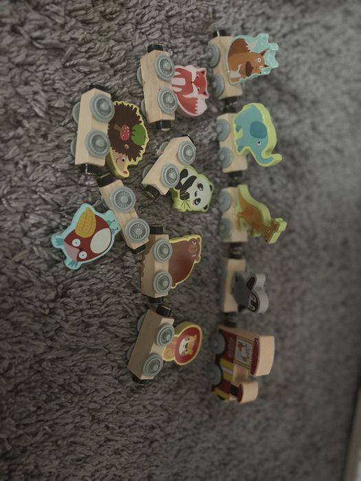 Іграшки, розвтваючі іграшки, динозаври