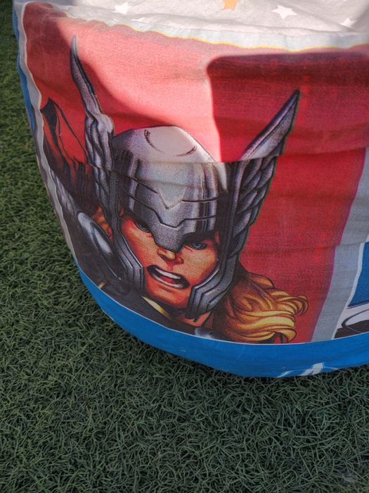 Puff de criança em bom estado geral.