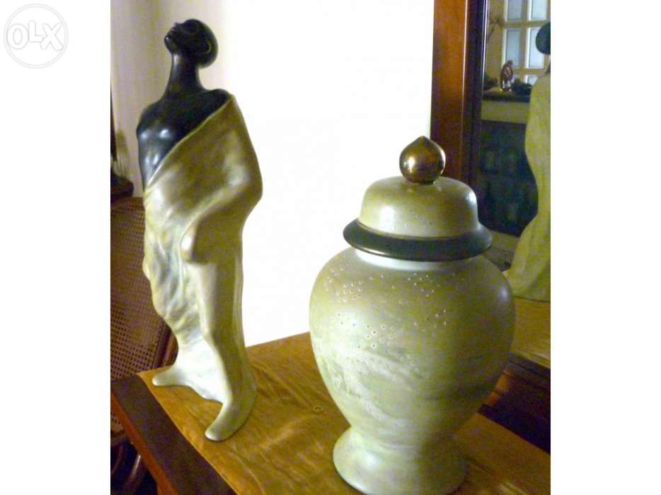 Estatueta mulher negra