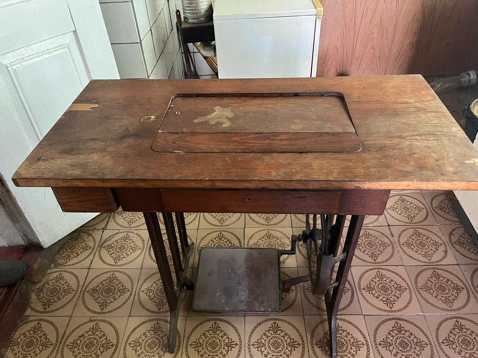 Продам швейну машинку Veritas