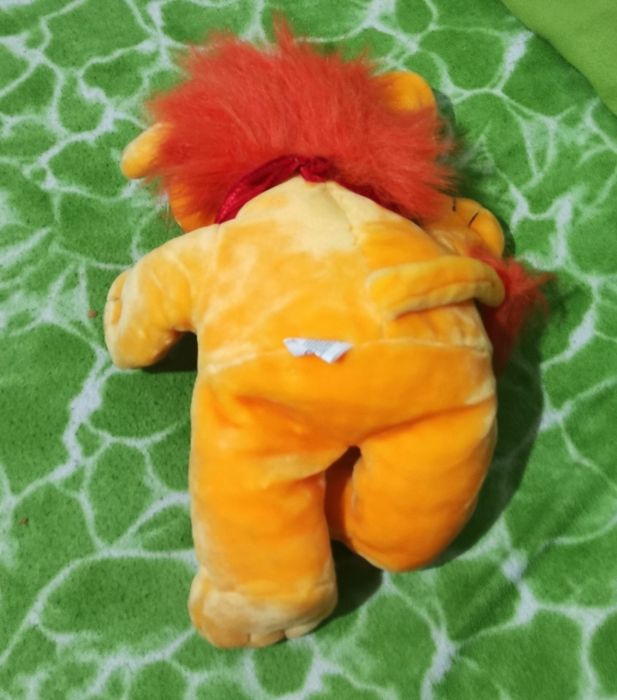 leão de peluche para crianças