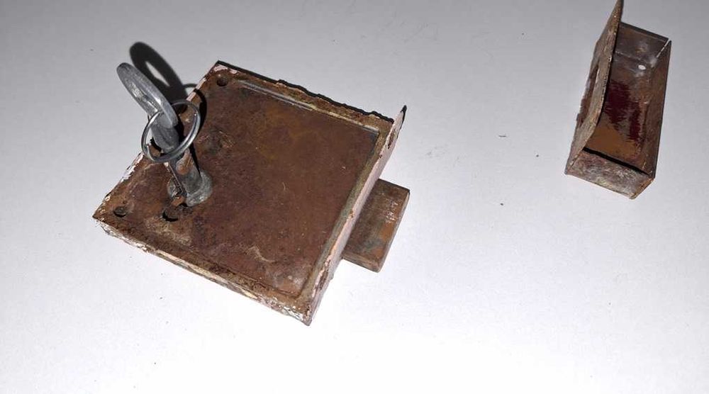 Fechadura antiga 85 x 80 x 30 mm