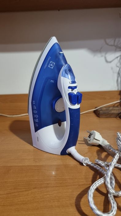 Утюг праска Electrolux edb 1675