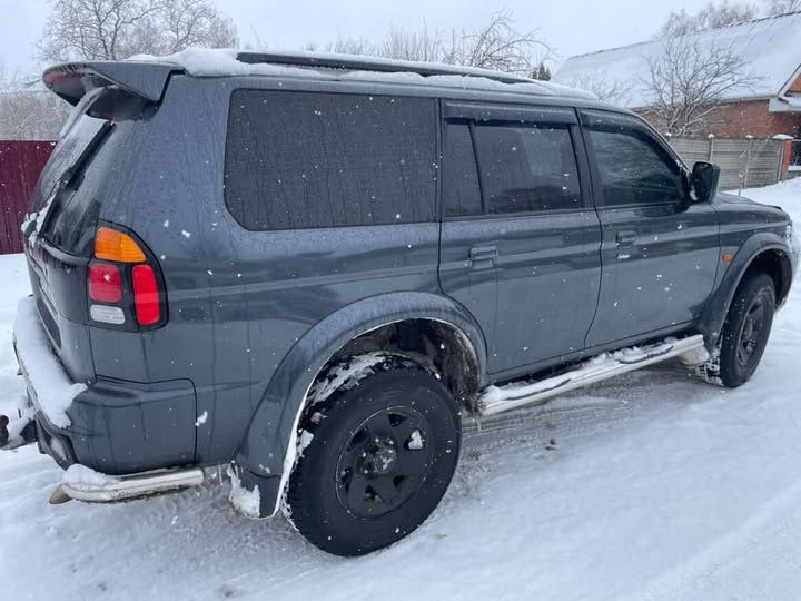 Mitsubishi pajero sport